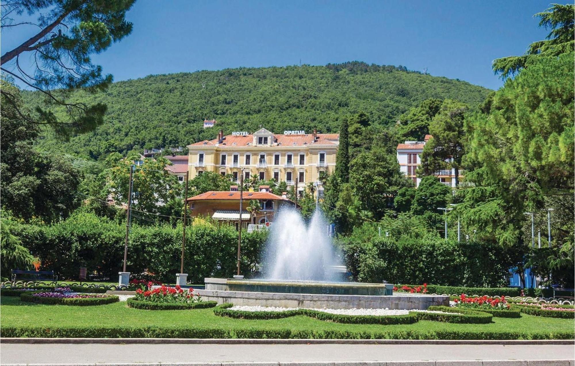 1 Bedroom Gorgeous Apartment In Opatija Eksteriør bilde